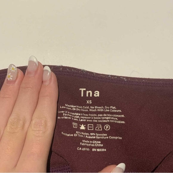 Aritzia TNA Burgundy Leggings - Women’s Size XS - Picture 4 of 4